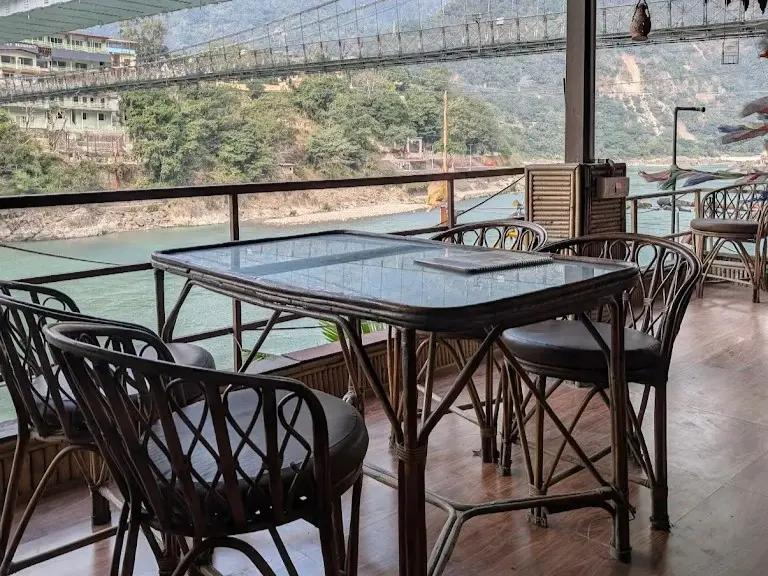 Quiet garden cafe in Tapovan Rishikesh